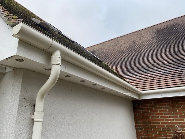 Residential gutter cleaning experts in Houghton Regis, Bedfordshire